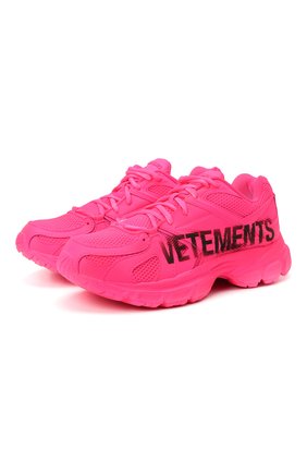 Женские текстильные кроссовки vetements x reebok spike runner 200 VETEMENTS розового цвета по цене 79950 руб., арт. UE51SN200P 1385/W | Фото 1 Женские текстильные кроссовки vetements x reebok spike runner 200 VETEMENTS розового цвета, арт. UE51SN200P 1385/W | Фото 1