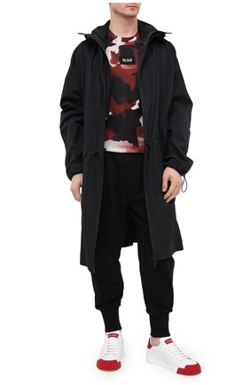 Мужские хлопковые джоггеры DOLCE & GABBANA черного цвета по цене 52150 руб., арт. GWS8AT/FU7DU | Фото 2 Мужские хлопковые джоггеры DOLCE & GABBANA черного цвета, арт. GWS8AT/FU7DU | Фото 2