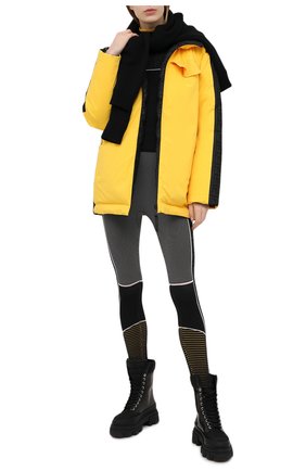 Женский пуховая куртка FENDI желтого цвета по цене 245000 руб., арт. FAA434 AERK | Фото 2 Женский пуховая куртка FENDI желтого цвета, арт. FAA434 AERK | Фото 2