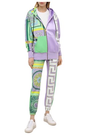 Женские хлопковые джоггеры VERSACE разноцветного цвета по цене 83300 руб., арт. A88512/1F00627 | Фото 2 Женские хлопковые джоггеры VERSACE разноцветного цвета, арт. A88512/1F00627 | Фото 2