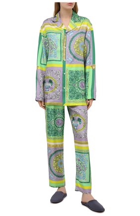 Женские шелковые брюки VERSACE разноцветного цвета по цене 93750 руб., арт. AUD05057/1F00508 | Фото 2 Женские шелковые брюки VERSACE разноцветного цвета, арт. AUD05057/1F00508 | Фото 2