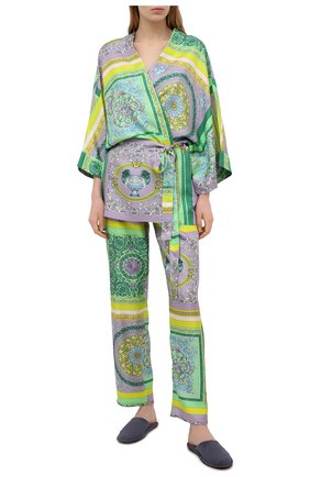 Женский шелковый халат VERSACE сиреневого цвета по цене 117500 руб., арт. AUD05058/1F00508 | Фото 2 Женский шелковый халат VERSACE сиреневого цвета, арт. AUD05058/1F00508 | Фото 2