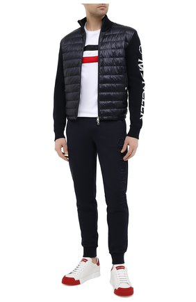 Мужская хлопковая футболка MONCLER белого цвета по цене 23200 руб., арт. G1-091-8C7B5-10-8390T | Фото 2 Мужская хлопковая футболка MONCLER белого цвета, арт. G1-091-8C7B5-10-8390T | Фото 2