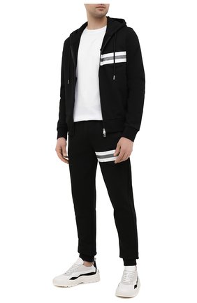 Мужская хлопковая футболка MONCLER белого цвета по цене 23200 руб., арт. G1-091-8C7B3-10-8390Y | Фото 2 Мужская хлопковая футболка MONCLER белого цвета, арт. G1-091-8C7B3-10-8390Y | Фото 2