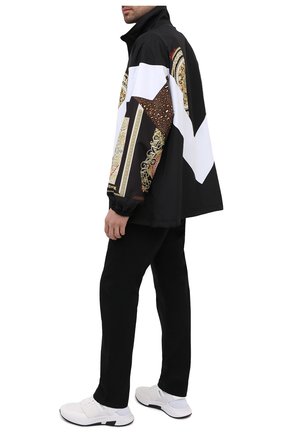 Мужская куртка VERSACE разноцветного цвета по цене 126000 руб., арт. A88541/1F00613 | Фото 2 Мужская куртка VERSACE разноцветного цвета, арт. A88541/1F00613 | Фото 2