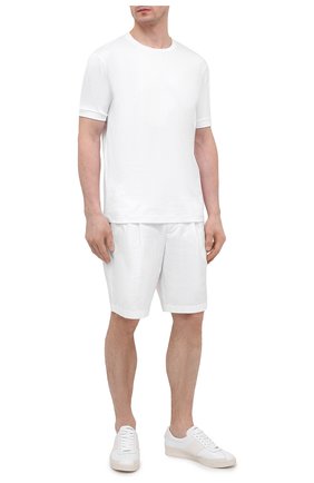 Мужские хлопковые шорты GIORGIO ARMANI белого цвета по цене 40950 руб., арт. 0SGPB00E/T02EY | Фото 2 Мужские хлопковые шорты GIORGIO ARMANI белого цвета, арт. 0SGPB00E/T02EY | Фото 2