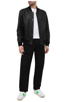 Мужские кожаные кеды TOM FORD белого цвета по цене 79150 руб., арт. J1261T-TAP001 | Фото 2 Мужские кожаные кеды TOM FORD белого цвета, арт. J1261T-TAP001 | Фото 2 (Материал внутренний: Натуральная кожа, Текстиль; Подошва: Плоская; Материал внешний: Кожа; Материал утеплителя: Без утеплителя; Региональные ограничения белый список (Axapta Mercury): RU; Длина стельки: 26,5; Стили: Классический)