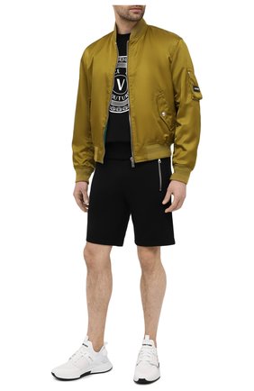 Мужские хлопковые шорты BALMAIN черного цвета по цене 48950 руб., арт. VH10A000/B072 | Фото 2 Мужские хлопковые шорты BALMAIN черного цвета, арт. VH10A000/B072 | Фото 2