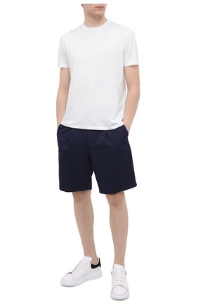 Мужские хлопковые шорты GIORGIO ARMANI синего цвета по цене 45250 руб., арт. 0SGPB00E/T02EY | Фото 2 Мужские хлопковые шорты GIORGIO ARMANI синего цвета, арт. 0SGPB00E/T02EY | Фото 2
