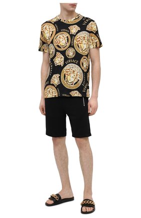 Мужские кожаные шлепанцы VERSACE черного цвета по цене 49200 руб., арт. DSU8463/DV46G | Фото 2 Мужские кожаные шлепанцы VERSACE черного цвета, арт. DSU8463/DV46G | Фото 2