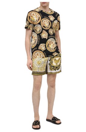 Мужские кожаные шлепанцы VERSACE черного цвета по цене 42750 руб., арт. DSU6210/DB2G | Фото 2 Мужские кожаные шлепанцы VERSACE черного цвета, арт. DSU6210/DB2G | Фото 2