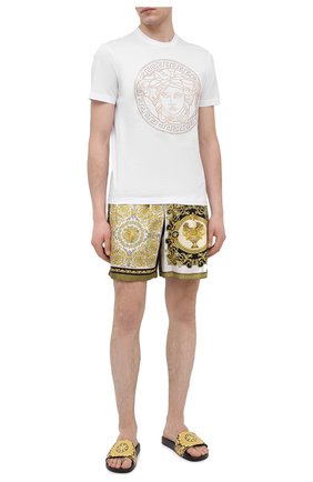 Мужские кожаные шлепанцы VERSACE желтого цвета по цене 33550 руб., арт. DSU6210/D61VG | Фото 2 Мужские кожаные шлепанцы VERSACE желтого цвета, арт. DSU6210/D61VG | Фото 2