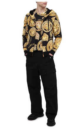 Мужская хлопковая футболка VERSACE золотого цвета по цене 52350 руб., арт. A76113/1F00641 | Фото 2 Мужская хлопковая футболка VERSACE золотого цвета, арт. A76113/1F00641 | Фото 2