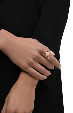 Женское кольцо MOONKA STUDIO золотого цвета по цене 6700 руб., арт. nc-sig-tpz-g | Фото 2 Женское кольцо MOONKA STUDIO золотого цвета, арт. nc-sig-tpz-g | Фото 2