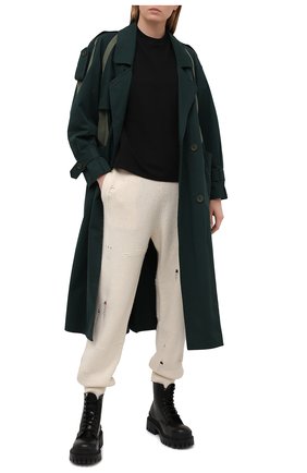 Женские шерстяные джоггеры HELMUT LANG кремвого цвета по цене 39650 руб., арт. K10HW712 | Фото 2 Женские шерстяные джоггеры HELMUT LANG кремвого цвета, арт. K10HW712 | Фото 2