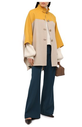Женская кашемировая накидка LORO PIANA бежевого цвета по цене 482500 руб., арт. FAL6366 | Фото 2 Женская кашемировая накидка LORO PIANA бежевого цвета, арт. FAL6366 | Фото 2 (Материал внешний: Шерсть, Кашемир; Длина (верхняя одежда): До середины бедра; Стили: Кэжуэл)