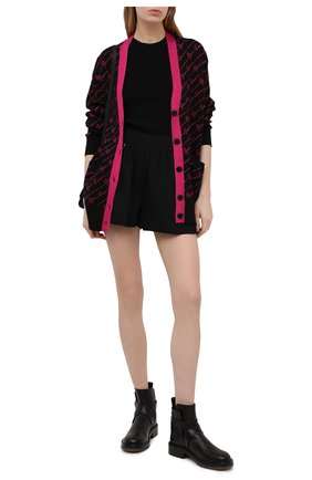 Женский кардиган VERSACE фуксия цвета по цене 125500 руб., арт. A85553/A237510 | Фото 2 Женский кардиган VERSACE фуксия цвета, арт. A85553/A237510 | Фото 2