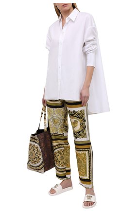 Женские шелковые брюки VERSACE золотого цвета по цене 93750 руб., арт. AUD05057/1F00508 | Фото 2 Женские шелковые брюки VERSACE золотого цвета, арт. AUD05057/1F00508 | Фото 2
