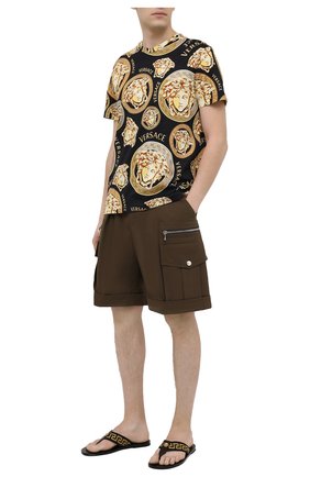 Мужские комбинированные шлепанцы VERSACE черного цвета по цене 45950 руб., арт. DSU7340/DNS3C | Фото 2 Мужские комбинированные шлепанцы VERSACE черного цвета, арт. DSU7340/DNS3C | Фото 2