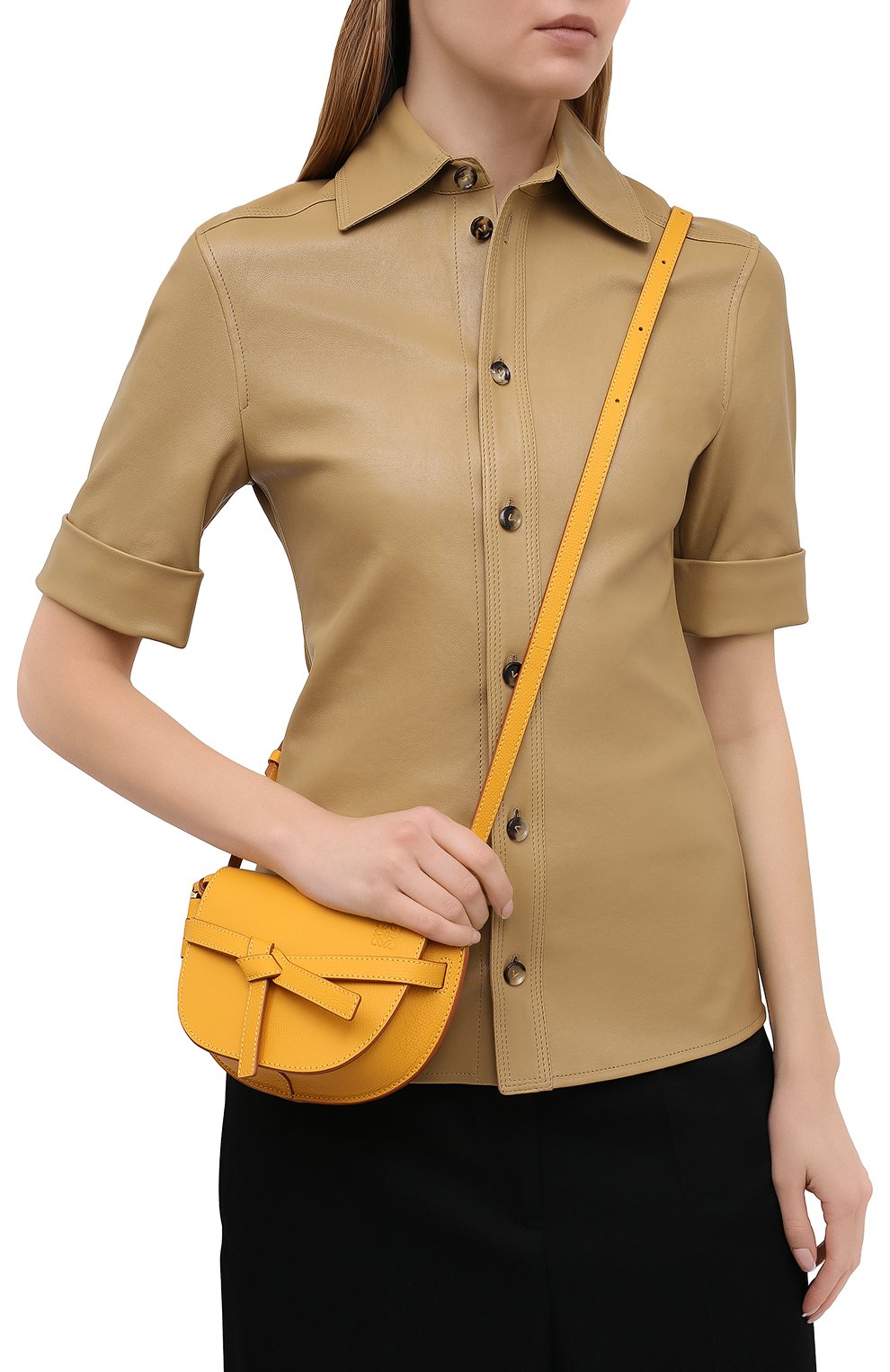 Женская сумка gate mini LOEWE желтого цвета, арт. A650N46X02 | Фото 2 (Сумки-технические: Сумки через плечо; Материал: Натуральная кожа; Размер: mini; Ремень/цепочка: На ремешке)