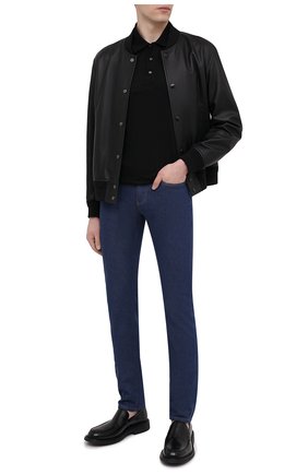 Мужское хлопковое поло VERSACE черного цвета по цене 42600 руб., арт. A87427/A237141 | Фото 2 Мужское хлопковое поло VERSACE черного цвета, арт. A87427/A237141 | Фото 2 (Стили: Кэжуэл; Застежка: Пуговицы; Рукава: Короткие; Длина (для топов): Стандартные; Материал внешний: Хлопок)