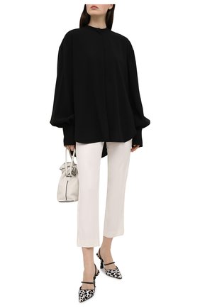 Женские брюки из вискозы и шерсти REDVALENTINO белого цвета по цене 39400 руб., арт. VR3RBD45/WBP | Фото 2 Женские брюки из вискозы и шерсти REDVALENTINO белого цвета, арт. VR3RBD45/WBP | Фото 2