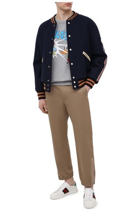 Мужской хлопковый свитшот disney x gucci GUCCI серого цвета по цене 84300 руб., арт. 623245/XJDAJ | Фото 2 Мужской хлопковый свитшот disney x gucci GUCCI серого цвета, арт. 623245/XJDAJ | Фото 2