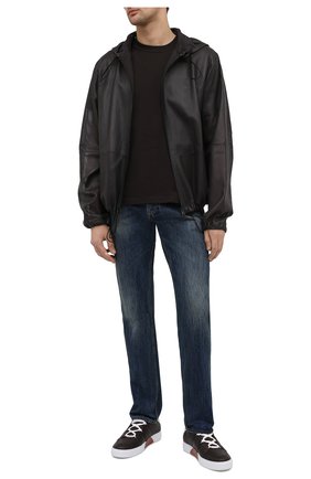 Мужские джинсы ALEXANDER MCQUEEN синего цвета по цене 67600 руб., арт. 625680/QQY79 | Фото 2 Мужские джинсы ALEXANDER MCQUEEN синего цвета, арт. 625680/QQY79 | Фото 2 (Силуэт М (брюки): Прямые; Материал внешний: Хлопок; Длина (брюки, джинсы): Стандартные; Кросс-КТ: Деним; Детали: Потертости; Стили: Кэжуэл)