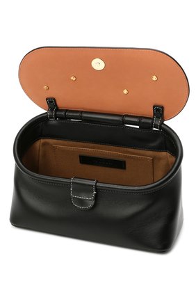 Женская сумка chain lid JW ANDERSON черного цвета по цене 114500 руб., арт. HB0317 LA0020 | Фото 4 Женская сумка chain lid JW ANDERSON черного цвета, арт. HB0317 LA0020 | Фото 4 (Сумки-технические: Сумки через плечо, Сумки top-handle; Материал: Натуральная кожа; Ремень/цепочка: На ремешке; Размер: small)
