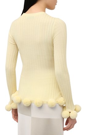 Женский шерстяной пуловер JW ANDERSON желтого цвета, арт. KT0042 YN0008 | Фото 4 (Материал внешний: Шерсть; Рукава: Длинные; Длина (для топов): Стандартные; Женское Кросс-КТ: Пуловер-одежда; Стили: Романтичный)