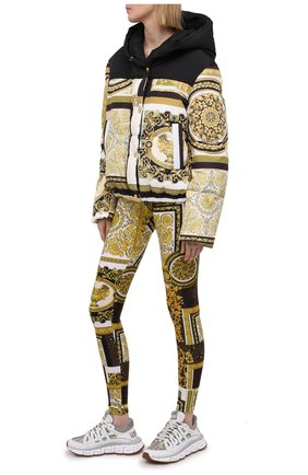 Женские текстильные кроссовки trigreca VERSACE белого цвета по цене 65150 руб., арт. DST539G/D16TCG | Фото 2 Женские текстильные кроссовки trigreca VERSACE белого цвета, арт. DST539G/D16TCG | Фото 2 (Материал внутренний: Текстиль; Материал внешний: Текстиль; Подошва: Платформа)