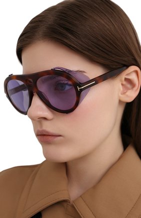 Женские солнцезащитные очки TOM FORD коричневого цвета по цене 34500 руб., арт. TF882 53Y | Фото 2 Женские солнцезащитные очки TOM FORD коричневого цвета, арт. TF882 53Y | Фото 2 (Тип очков: С/з; Очки форма: Авиаторы; Оптика Гендер: оптика-унисекс)