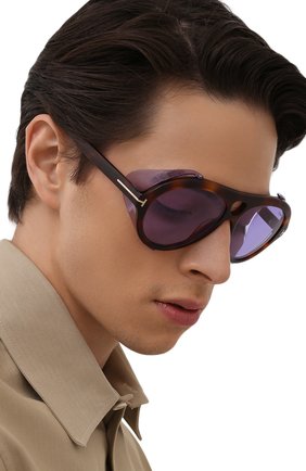 Женские солнцезащитные очки TOM FORD коричневого цвета по цене 34500 руб., арт. TF882 53Y | Фото 3 Женские солнцезащитные очки TOM FORD коричневого цвета, арт. TF882 53Y | Фото 3 (Тип очков: С/з; Очки форма: Авиаторы; Оптика Гендер: оптика-унисекс)