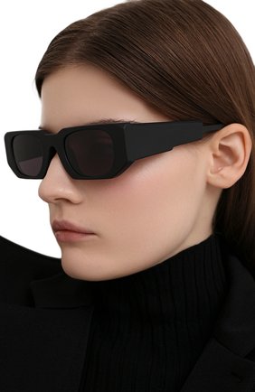 Женские солнцезащитные очки KUB0RAUM черного цвета, арт. U8 BM 2GRAY | Фото 2 (Тип очков: С/з; Региональные ограничения белый список (Axapta Mercury): RU; Кросс-КТ: С/з-унисекс; Оптика Гендер: оптика-унисекс; Очки форма: Прямоугольные)