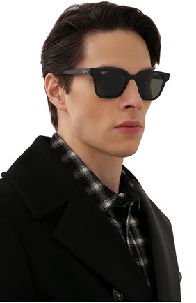 Женские солнцезащитные очки RAY-BAN черного цвета по цене 13300 руб., арт. 4323-601/9A | Фото 3 Женские солнцезащитные очки RAY-BAN черного цвета, арт. 4323-601/9A | Фото 3