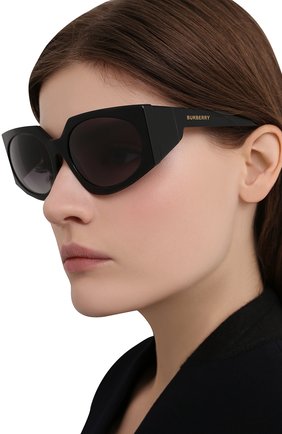 Женские солнцезащитные очки BURBERRY черного цвета по цене 19600 руб., арт. 4306-30018G | Фото 2 Женские солнцезащитные очки BURBERRY черного цвета, арт. 4306-30018G | Фото 2
