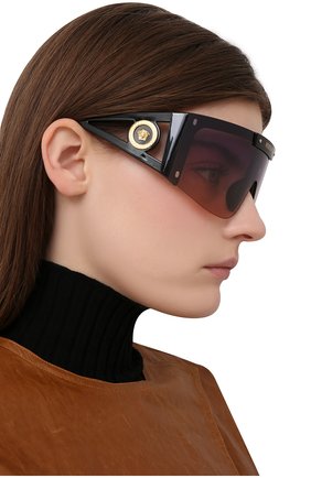 Женские солнцезащитные очки VERSACE черного цвета по цене 22500 руб., арт. 4393-GB1/87 | Фото 6 Женские солнцезащитные очки VERSACE черного цвета, арт. 4393-GB1/87 | Фото 6