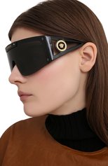 Женские солнцезащитные очки VERSACE черного цвета, арт. 4393-GB1/87 | Фото 2 (Региональные ограничения белый список (Axapta Mercury): RU; Тип очков: С/з; Очки форма: Маска; Оптика Гендер: оптика-женское)