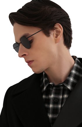 Женские солнцезащитные очки OLIVER PEOPLES черного цвета по цене 29500 руб., арт. 1231ST-5017R5 | Фото 3 Женские солнцезащитные очки OLIVER PEOPLES черного цвета, арт. 1231ST-5017R5 | Фото 3