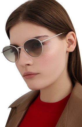 Женские солнцезащитные очки OLIVER PEOPLES серебряного цвета по цене 29500 руб., арт. 1231ST-503632 | Фото 2 Женские солнцезащитные очки OLIVER PEOPLES серебряного цвета, арт. 1231ST-503632 | Фото 2