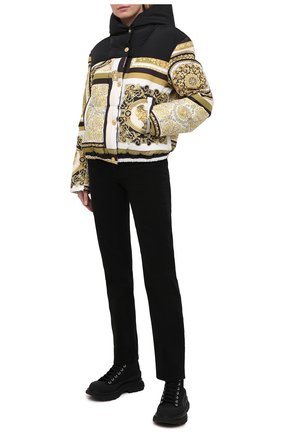 Женская пуховая куртка VERSACE золотого цвета по цене 194500 руб., арт. A88471/1F00440 | Фото 2 Женская пуховая куртка VERSACE золотого цвета, арт. A88471/1F00440 | Фото 2
