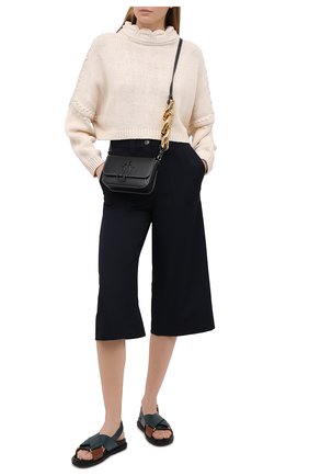 Женский шерстяные кюлоты JW ANDERSON темно-синего цвета по цене 63700 руб., арт. TR0120 PG0011 | Фото 2 Женский шерстяные кюлоты JW ANDERSON темно-синего цвета, арт. TR0120 PG0011 | Фото 2