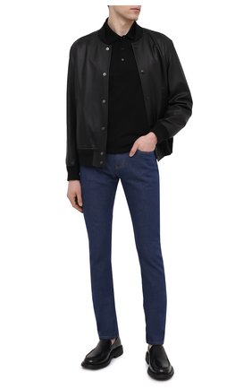 Мужские джинсы VERSACE синего цвета по цене 47700 руб., арт. A88702/1F00657 | Фото 2 Мужские джинсы VERSACE синего цвета, арт. A88702/1F00657 | Фото 2