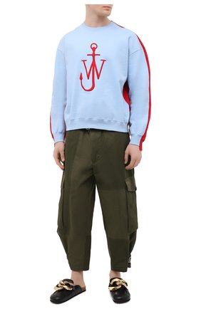 Мужские хлопковые брюки-карго JW ANDERSON хаки цвета по цене 87500 руб., арт. TR0124 PG0464 | Фото 2 Мужские хлопковые брюки-карго JW ANDERSON хаки цвета, арт. TR0124 PG0464 | Фото 2