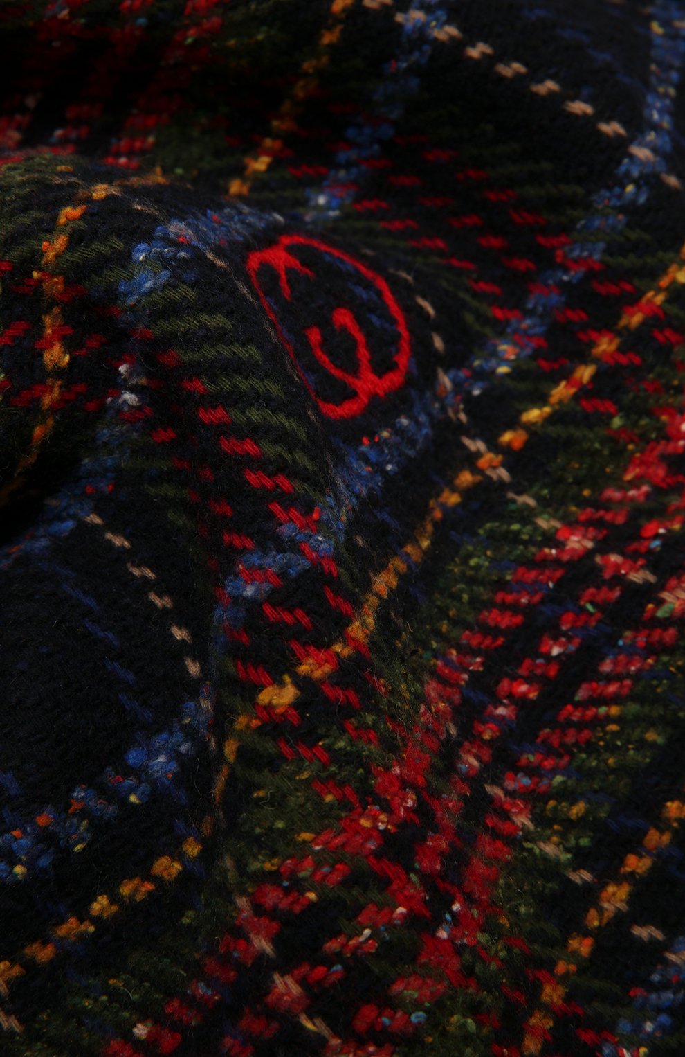Мужской шарф из шерсти и шелка GUCCI разноцветного цвета по цене 38600 руб., арт. 643208/4GAAB | Фото 2 Мужской шарф из шерсти и шелка GUCCI разноцветного цвета, арт. 643208/4GAAB | Фото 2 (Материал: Шерсть; Кросс-КТ: шерсть)