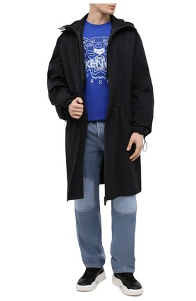 Мужской хлопковый свитшот KENZO синего цвета по цене 19500 руб., арт. FB55SW1104XA | Фото 2 Мужской хлопковый свитшот KENZO синего цвета, арт. FB55SW1104XA | Фото 2 (Рукава: Длинные; Мужское Кросс-КТ: свитшот-одежда; Материал внешний: Хлопок; Длина (для топов): Стандартные; Принт: С принтом; Стили: Гранж)