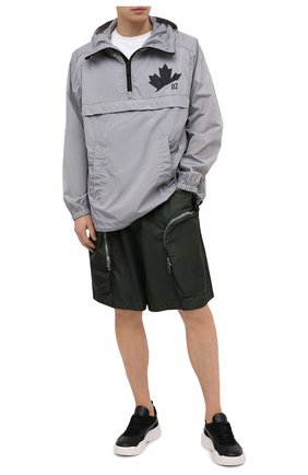 Мужские шорты DSQUARED2 темно-зеленого цвета по цене 56150 руб., арт. S74MU0631/S53582 | Фото 2 Мужские шорты DSQUARED2 темно-зеленого цвета, арт. S74MU0631/S53582 | Фото 2 (Длина Шорты М: До колена; Стили: Гранж; Мужское Кросс-КТ: Шорты-одежда; Материал внешний: Синтетический материал; Принт: Без принта; Силуэт М (брюки): Карго; Случай: Повседневный)