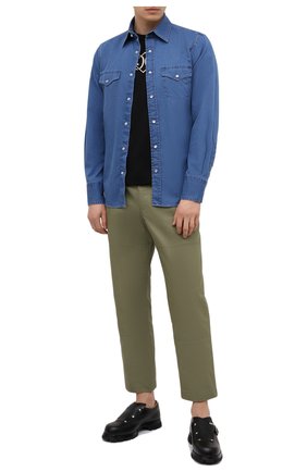 Мужская джинсовая рубашка TOM FORD синего цвета, арт. 9FT460/94MEKI | Фото 2 (Воротник: Кент; Рукава: Длинные; Манжеты: На кнопках; Кросс-КТ: Деним; Случай: Повседневный; Длина (для топов): Стандартные; Рубашки М: Slim Fit; Региональные ограничения белый список (Axapta Mercury): RU; Материал внешний: Хлопок, Деним; Принт: Однотонные; Стили: Кэжуэл)