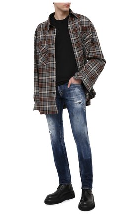 Мужские джинсы DSQUARED2 синего цвета по цене 67050 руб., арт. S74LB0871/S30342 | Фото 2 Мужские джинсы DSQUARED2 синего цвета, арт. S74LB0871/S30342 | Фото 2 (Детали: Потертости; Длина (брюки, джинсы): Стандартные; Материал внешний: Хлопок, Деним; Стили: Гранж; Кросс-КТ: Деним; Силуэт М (брюки): Узкие)