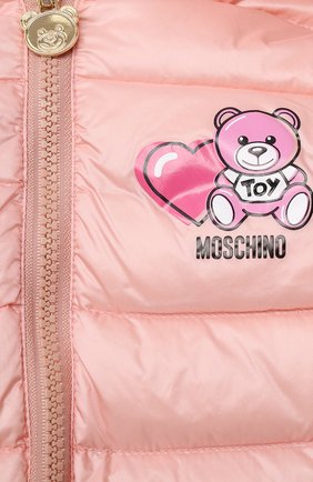 Детского пуховая куртка MOSCHINO розового цвета по цене 24400 руб., арт. MUS01V/L3A32 | Фото 3 Детского пуховая куртка MOSCHINO розового цвета, арт. MUS01V/L3A32 | Фото 3